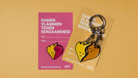 De Knuffelvlammetjes (Pin + Sleutelhanger)